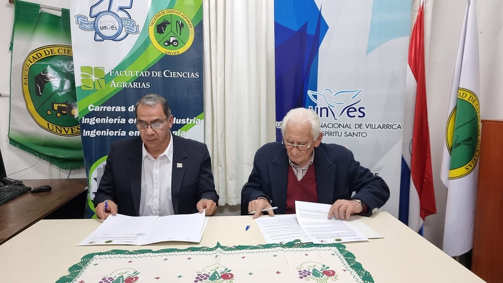 Firma de convenio institucional — Facultad de Ciencias Agrarias UNVES