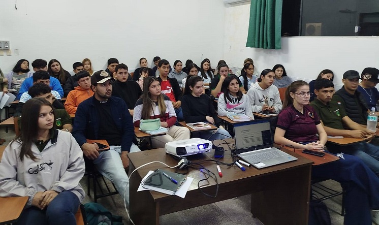 Aula de clases — Facultad de Ciencias Agrarias UNVES